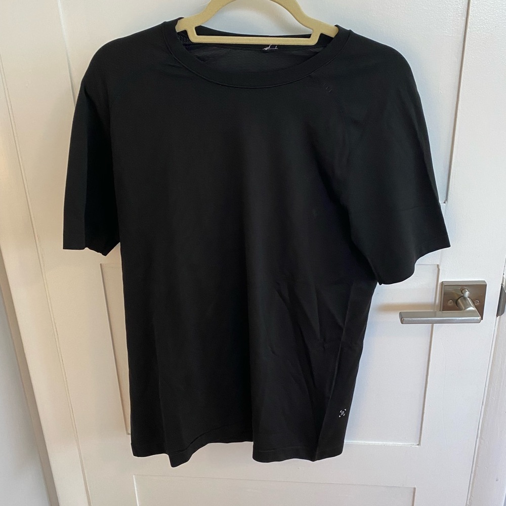 Lululemon updated metal Vent shirt
